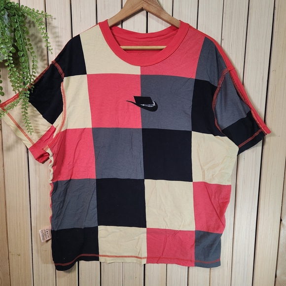 Nike T-Shirt Checkered Block Color - Picture 7 of 13